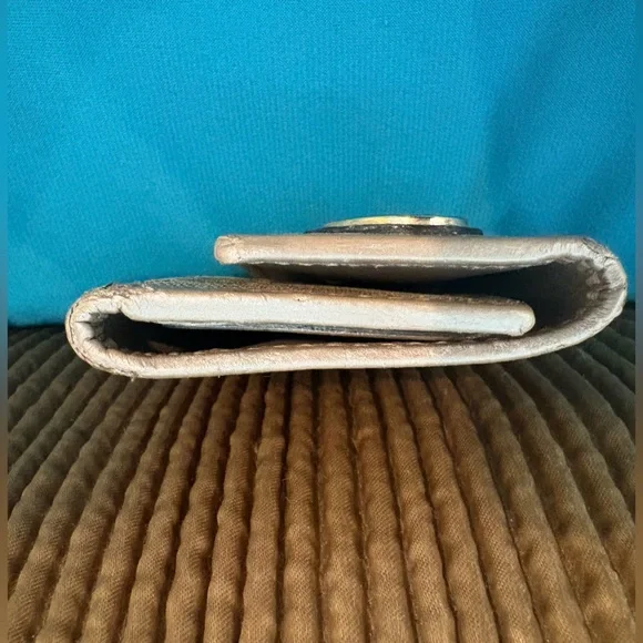 Gucci key holder / wallet. Excellent used condition. - Picture 9 of 12